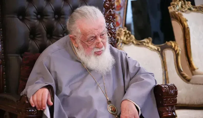 შეუძლიათ თუ არა პატრიარქის ნათლულებს ოჯახის შექმნა – მამა საბა ჭიკაიძის პასუხი